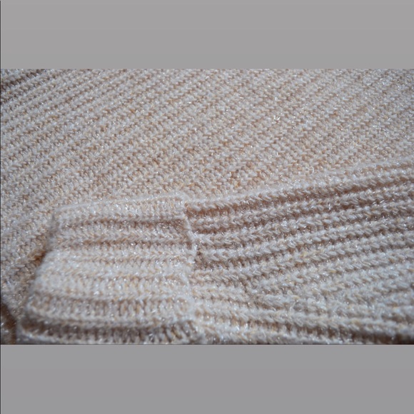 ☼4 for 20$☼ Beige Knit Pullover with slight sparkle - Picture 6 of 7